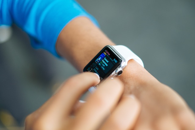 Pros and Cons of Wearable Technology in Education